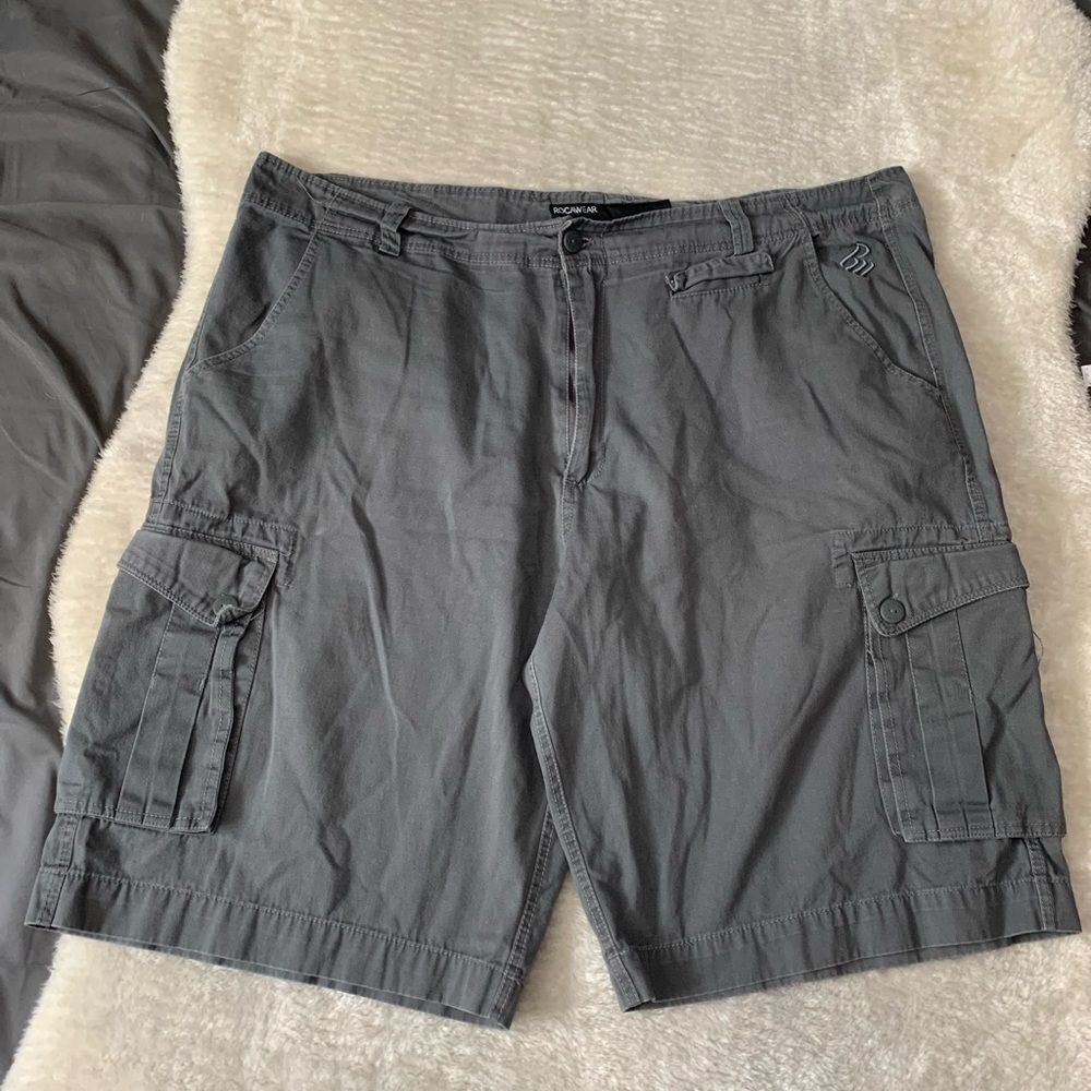 Rocawear Mens Y2K Gray Cargo Shorts Size 48 Cotton Streetwear‎